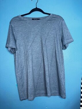Women’s blue Short-Sleeve Crew Neck top, size L NWT